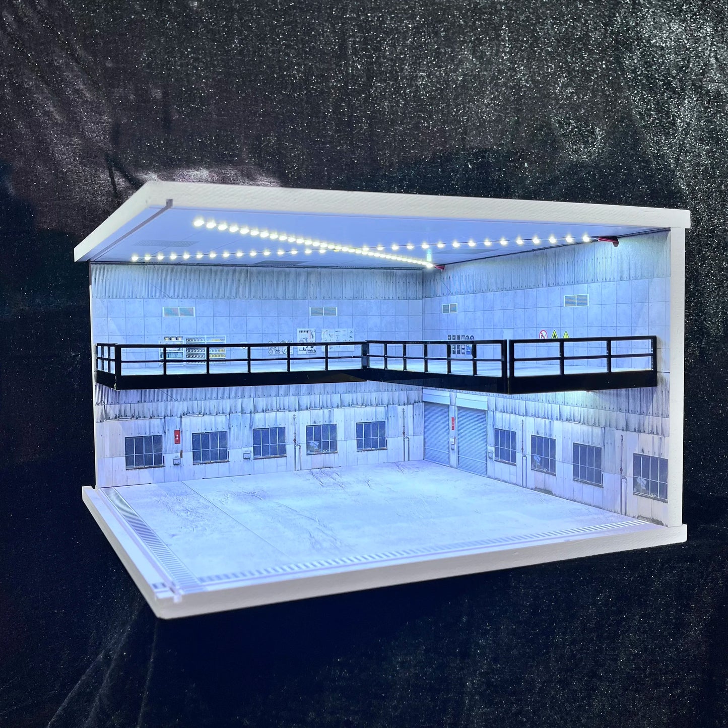 LED Lighted Parking Lot Diorama - Multi-Scale Diecast Display